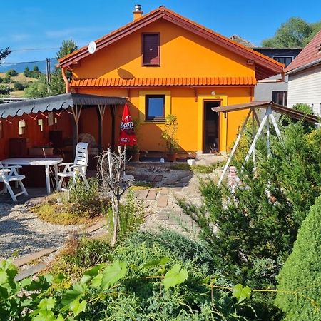 Domcek U Babky Villa ลิฟตอฟสกีมิคูลาช ภายนอก รูปภาพ