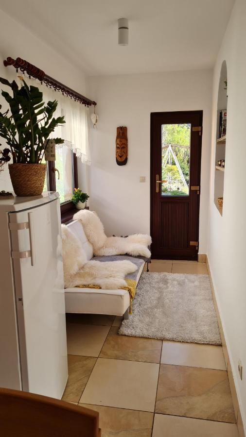 Domcek U Babky Villa ลิฟตอฟสกีมิคูลาช ภายนอก รูปภาพ